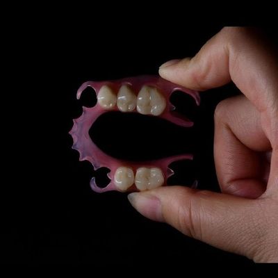 品質  Lightweight Flexible Valplast Partial Denture For Single Tooth 工場